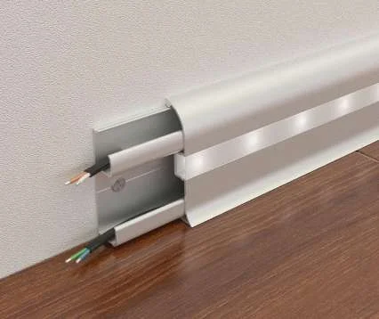 Алюминиевый плинтус Fezard с подсветкой Серебро 65х24х2,5м в Оренбурге