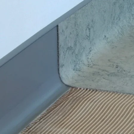 Коннелюрный односоставной плинтус Bonkeel Prof Серый (95х2700мм) в Оренбурге