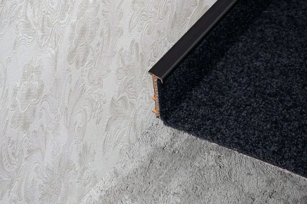 Плинтус для ковролина Korner Listwa 109 Черный 2,5м (50мм) в Оренбурге