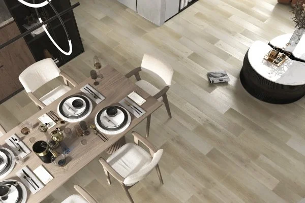 Кварц-виниловая плитка Refloor Fargo Comfort 1166-02 Дуб Спелый Миндаль (Градиент) в Оренбурге